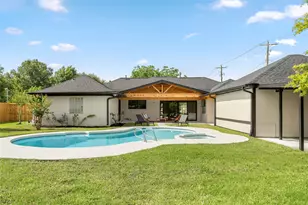 698 Orange Grove St, League City, TX 77573 - Photo 4