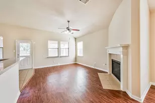 7201 Valentine Ln, Pearland, TX 77584 - Photo 6