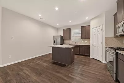 13129 Leisure Cove Drive, La Marque, TX 77568 - Photo 12