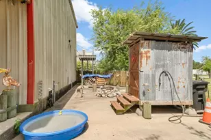 749 12th St, Dickinson, TX 77539 - Photo 28