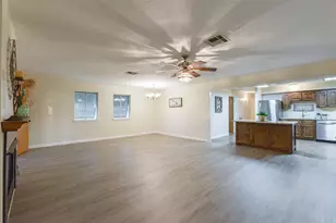 221 Flamingo Dr, Anahuac, TX 77514 - Photo 16