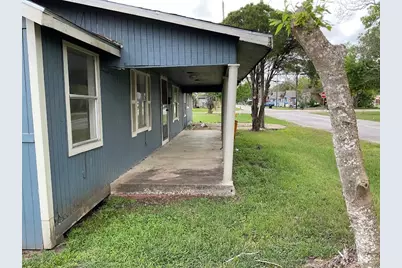 1408 Austin Street, Bay City, TX 77414 - Photo 2