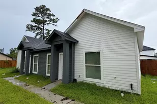 8627 Peachtree St, Houston, TX 77016 - Photo 1