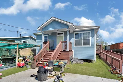 771 10th Street, Dickinson, TX 77539 - Photo 2