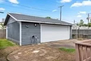 3320 Brooks Ave, Bay City, TX 77414 - Photo 6