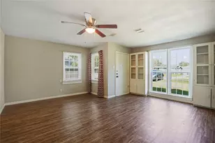 1015 Prune St, La Marque, TX 77568 - Photo 10