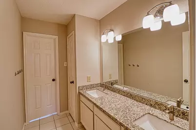 427 Birch Hill Drive, Sugar Land, TX 77479 - Photo 32