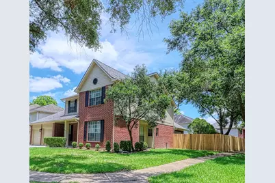 427 Birch Hill Drive, Sugar Land, TX 77479 - Photo 2