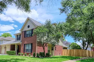 427 Birch Hill Dr, Sugar Land, TX 77479 - Photo 2