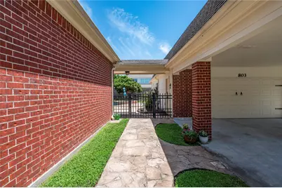 803 Hackberry Lane, Friendswood, TX 77546 - Photo 40