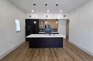 9821 Turnbow St, Houston, TX 77029 - Photo 2