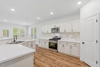 6048 Heritage Creek Lane, Conroe, TX 77304 - Photo 12