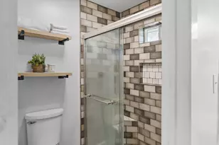 1003 Virginia St, Edna, TX 77957 - Photo 14