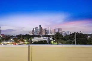 1110 Peden St, Houston, TX 77006 - Photo 2