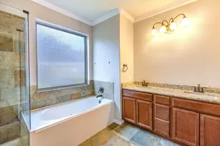 7 Maple Mill Ct, Conroe, TX 77301 - Photo 32