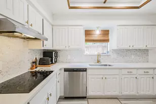 14211 Swiss Hill Dr, Houston, TX 77077 - Photo 10