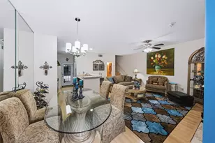 7325 Regency Square Ct, Houston, TX 77036 - Photo 4