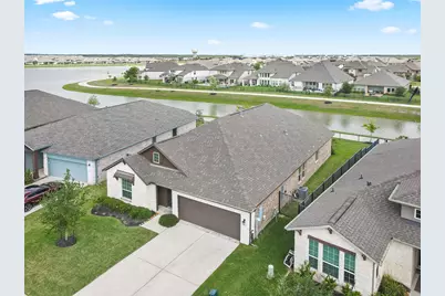 2733 Arbor Edge Crossing, Texas City, TX 77568 - Photo 2