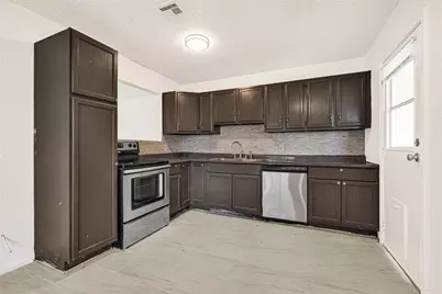 622 N 13th Street, La Porte, TX 77571 - Photo 6