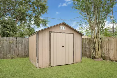 622 N 13th Street, La Porte, TX 77571 - Photo 18