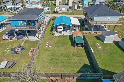 957 S Tinkle Lane, Crystal Beach, TX 77650 - Photo 2