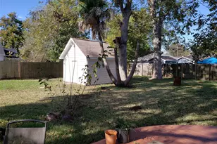 712 E Lobit St, Baytown, TX 77520 - Photo 12