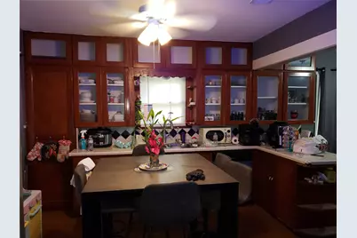 712 E Lobit Street, Baytown, TX 77520 - Photo 6