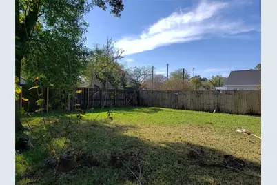 712 E Lobit Street, Baytown, TX 77520 - Photo 14