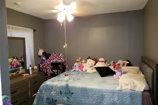 712 E Lobit St, Baytown, TX 77520 - Photo 8