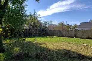 712 E Lobit St, Baytown, TX 77520 - Photo 14