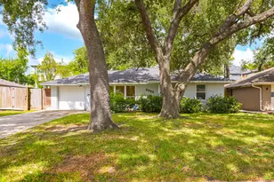 2222 Wakefield Dr, Houston, TX 77018 - Photo 2