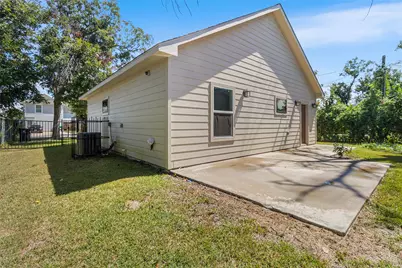 8717 Peachtree Street, Houston, TX 77016 - Photo 20