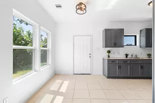 8717 Peachtree St, Houston, TX 77016 - Photo 10