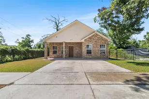 8717 Peachtree St, Houston, TX 77016 - Photo 2