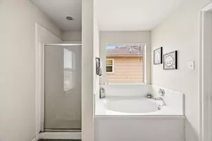 6614 Providence View Ln, Houston, TX 77049 - Photo 22