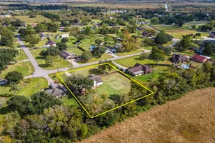 1695 County Rd 965, Alvin, TX 77511 - Photo 2