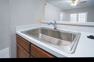 8055 Cambridge St, Houston, TX 77054 - Photo 8