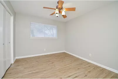 155 April Waters Drive W, Conroe, TX 77356 - Photo 16