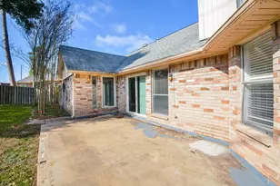 155 April Waters Dr W, Conroe, TX 77356 - Photo 18