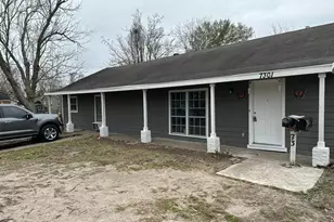 7301 Brockley Ln, Houston, TX 77087 - Photo 2