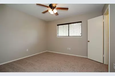 1 Greeningdon Street, The Woodlands, TX 77381 - Photo 12