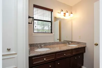 1 Greeningdon Street, The Woodlands, TX 77381 - Photo 10