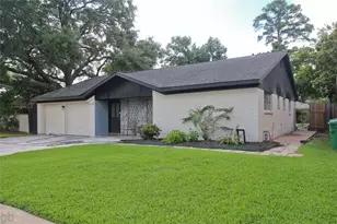5530 Loch Lomond Dr, Houston, TX 77096 - Photo 1