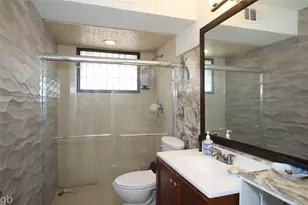 5530 Loch Lomond Dr, Houston, TX 77096 - Photo 14