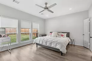 8407 James Franklin St, Houston, TX 77088 - Photo 10