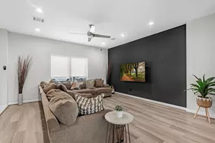 8407 James Franklin St, Houston, TX 77088 - Photo 8