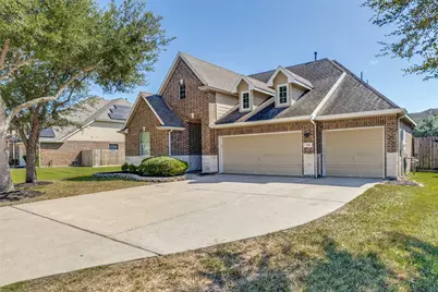 801 Harvard Pointe Drive, League City, TX 77573 - Photo 2