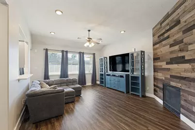 801 Harvard Pointe Drive, League City, TX 77573 - Photo 8