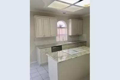 4804 Linden Street, Bellaire, TX 77401 - Photo 2