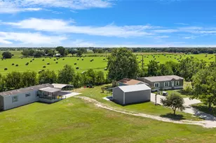 2422 Minks Rd, Wallis, TX 77485 - Photo 28
